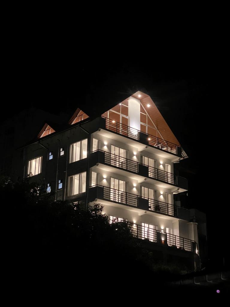 Queens Mount Glen Heights photo 4