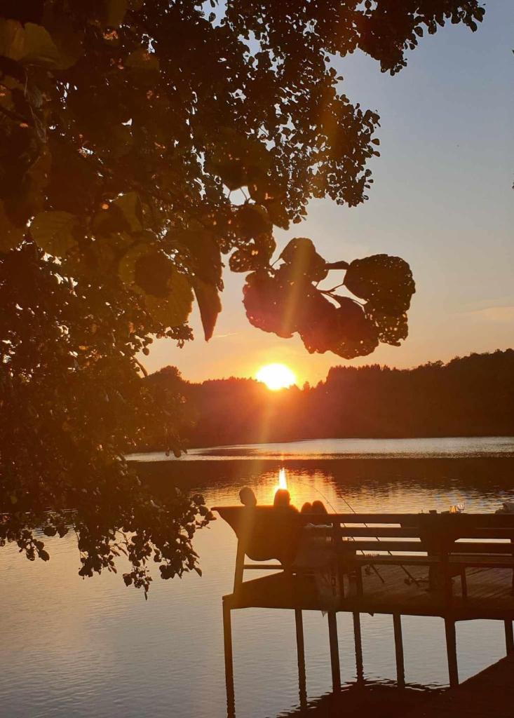 A private, cozy cottage on the shore of the lake, beautiful view photo 4