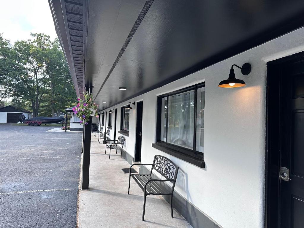 Star Gate Motel image