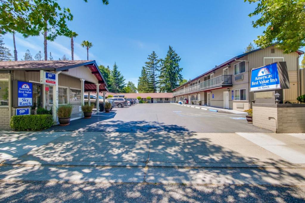 Americas Best Value Inn - Sky Ranch Palo Alto photo 1