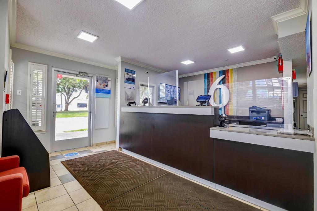 Studio 6-Arlington, TX - South - Dallas photo 1