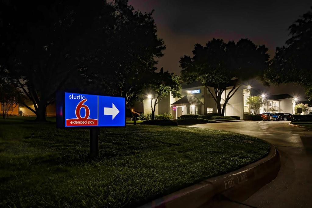 Studio 6-Arlington, TX - South - Dallas photo 3