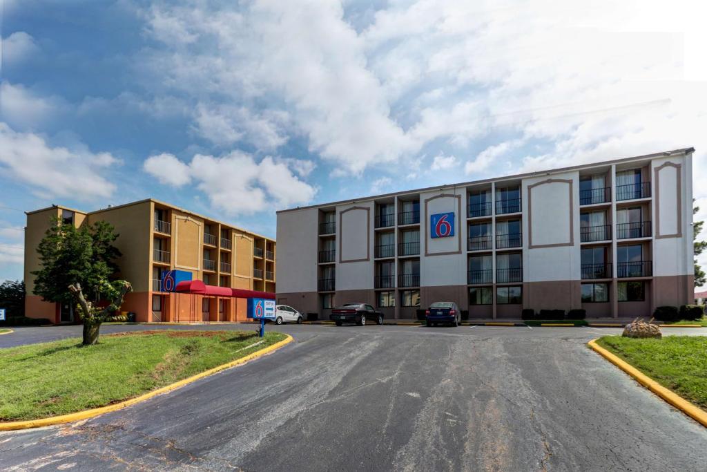 Motel 6 Jackson, TN photo 2