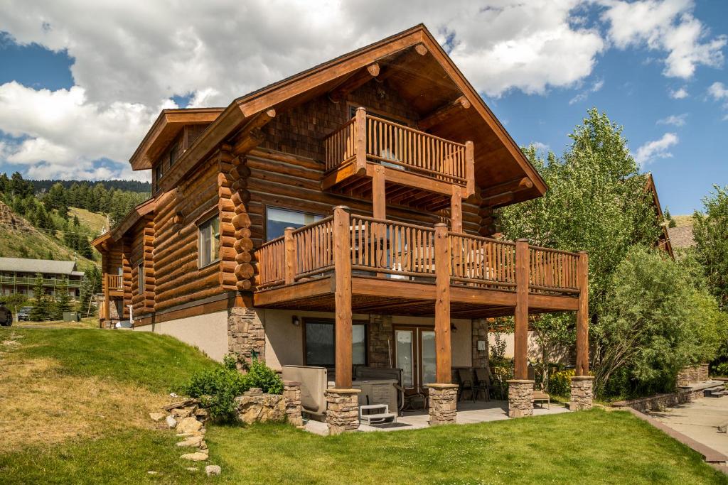 Kings Cabin image