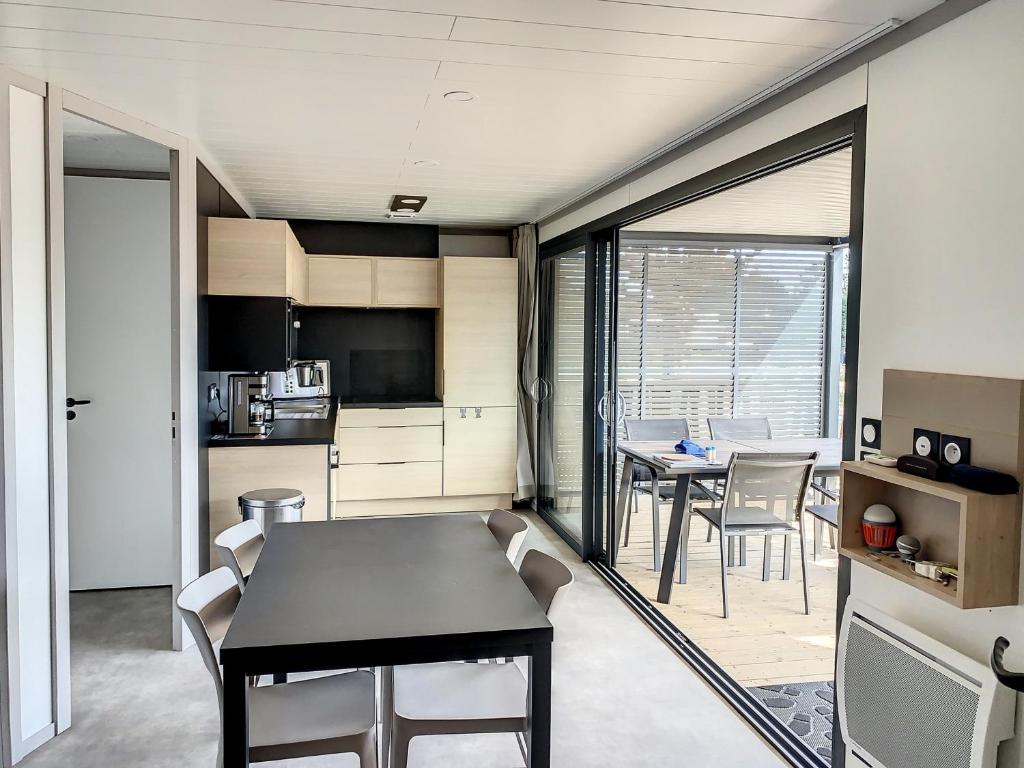 Chalet Jullouville, 4 pièces, 6 personnes - FR-1-361-449 photo 4