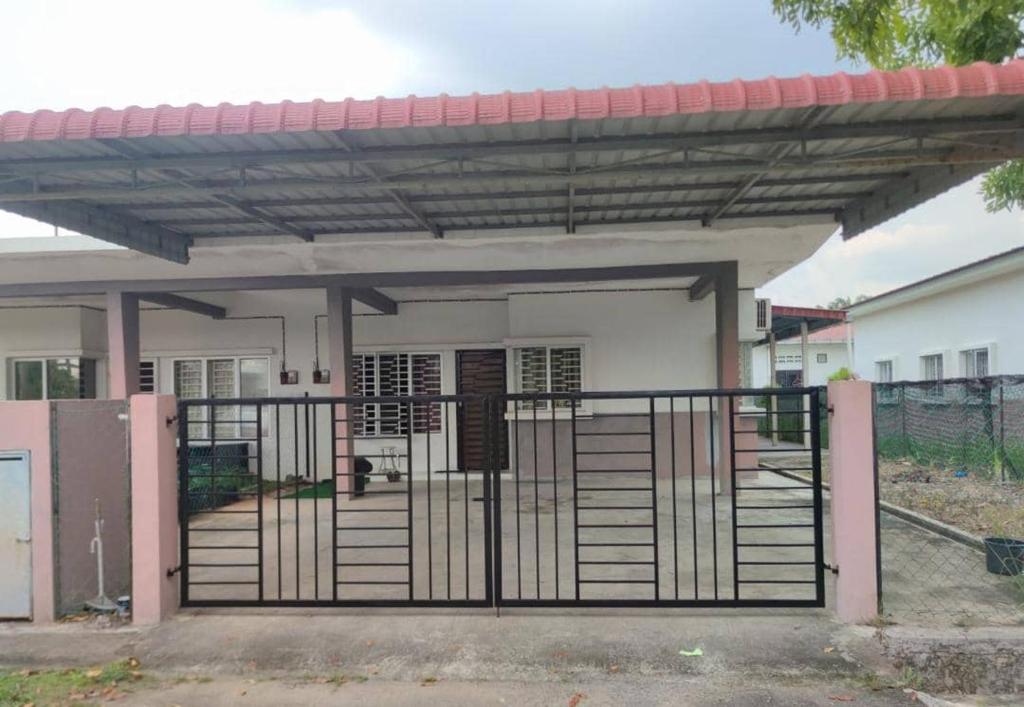 HOMESTAY RIZQI TRIANG photo 2
