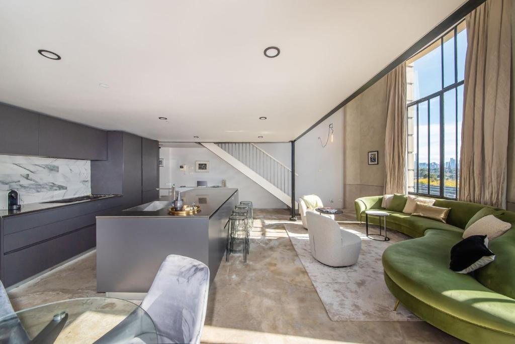 New York Style Apt in Iconic Prahran Central photo 2
