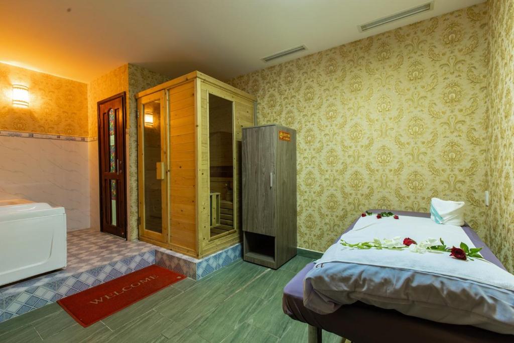 Fortune Hotel 1127 Tran Hung Dao, Q5 - by Bay Luxury