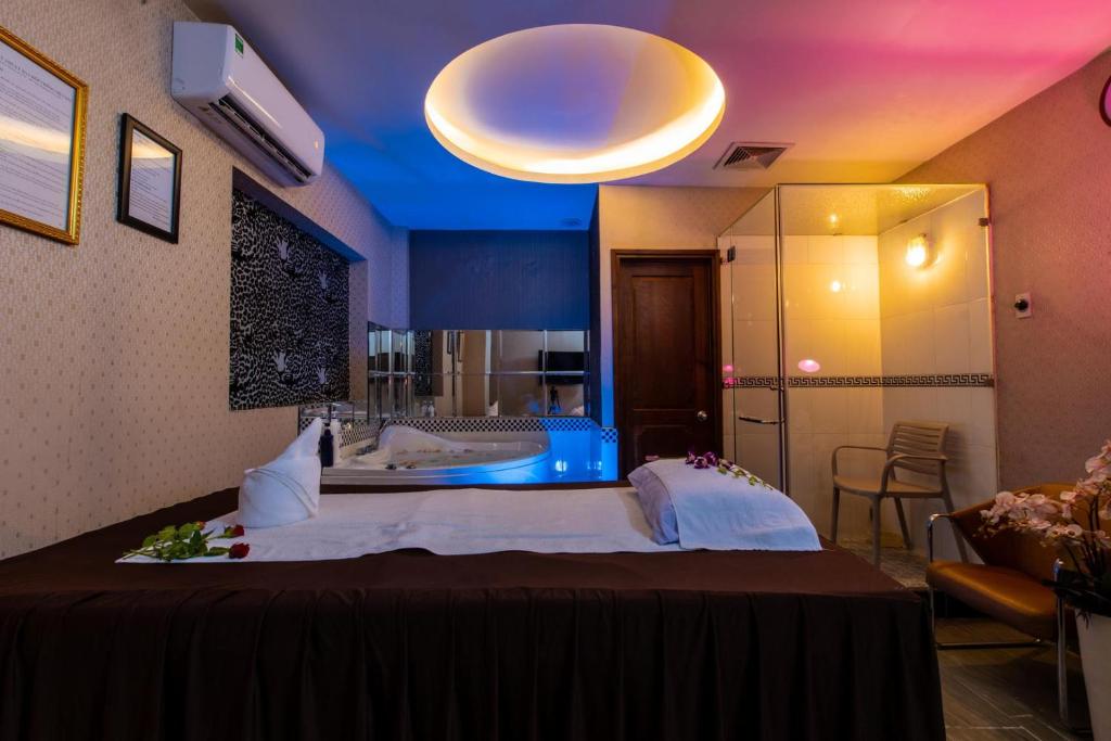 Fortune Hotel 1127 Tran Hung Dao, Q5 - by Bay Luxury