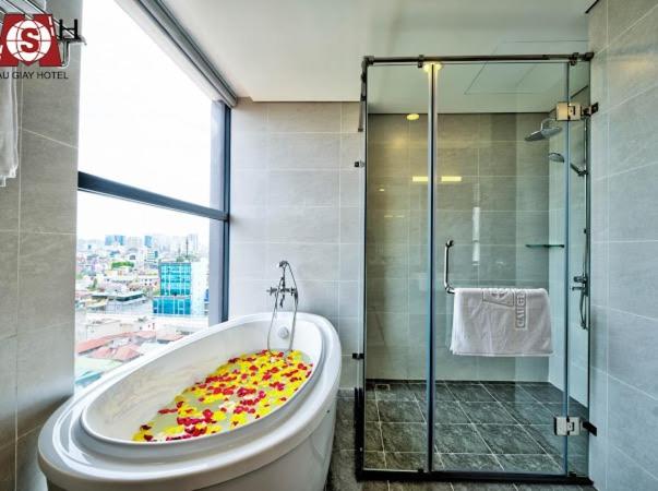 Cầu Giấy Hotel -110 đường Cầu Giấy - by Bay Luxury