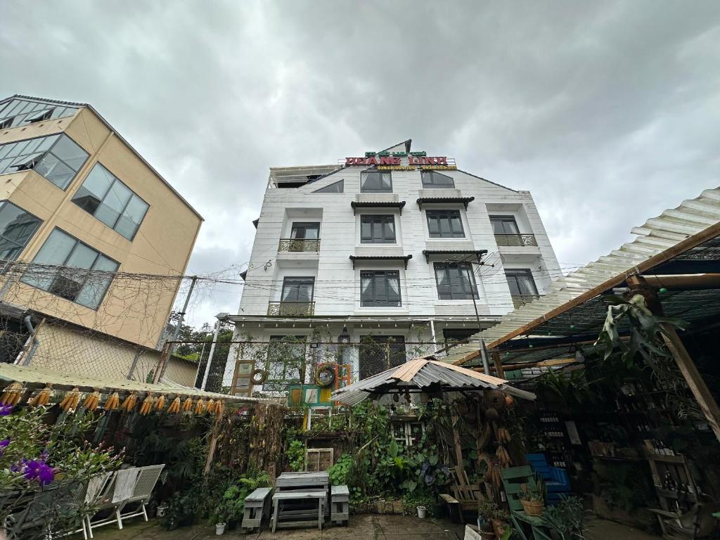 OYO 1204 Hoang Linh Hotel