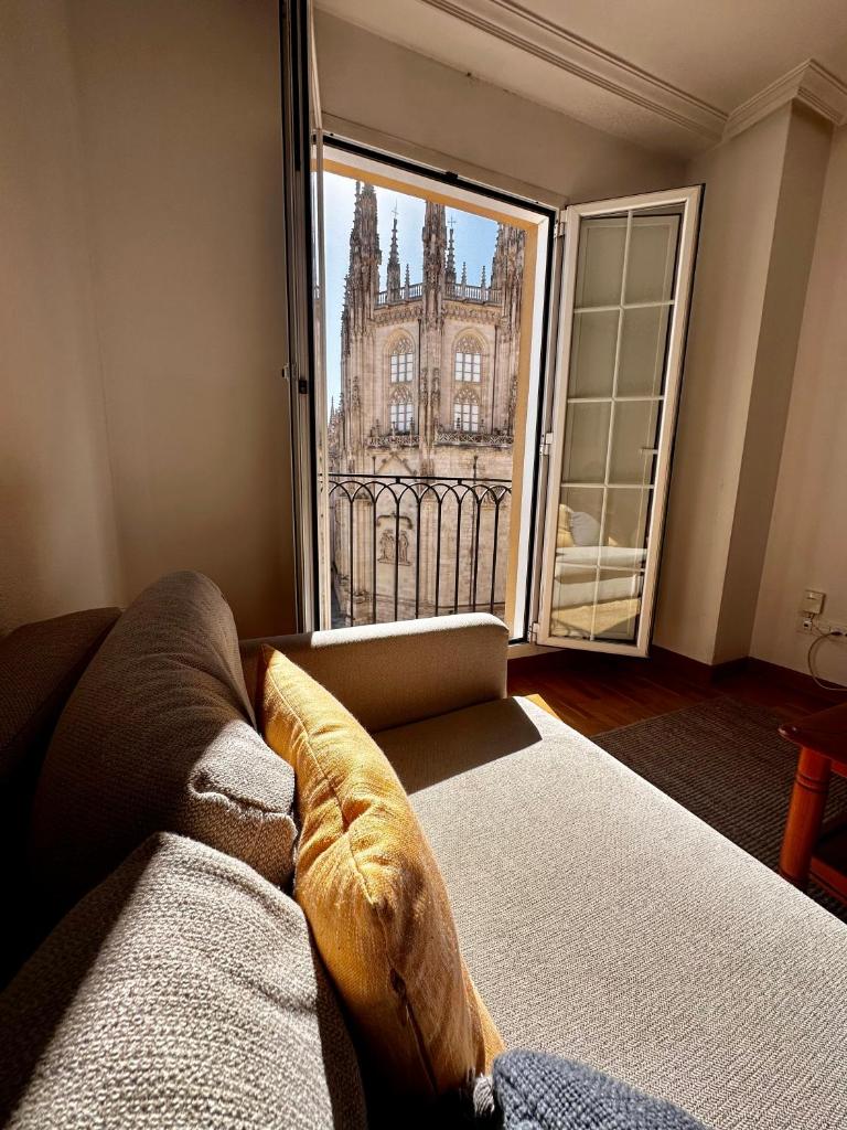 Balcón con Vistas a la Catedral de Burgos- ATUAIRE- photo 4