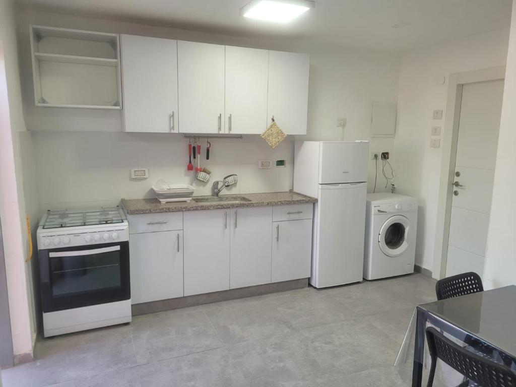 Newly Renovated Home in Bet Shemesh Vatika photo 2
