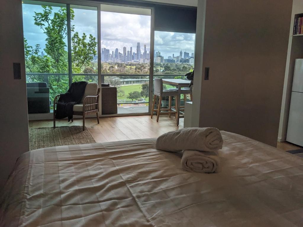 BestView St Kilda Spectacular Sunset Hideaway - boutique self-contained luxury apartment photo 3