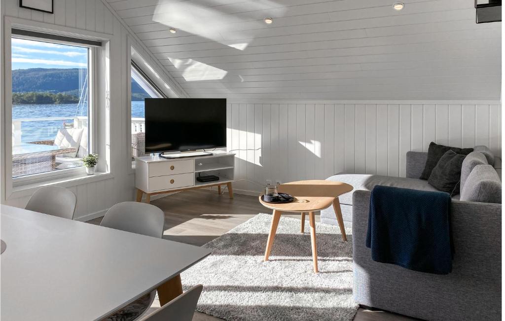 Beautiful Home In Skodje With Wifi photo 4