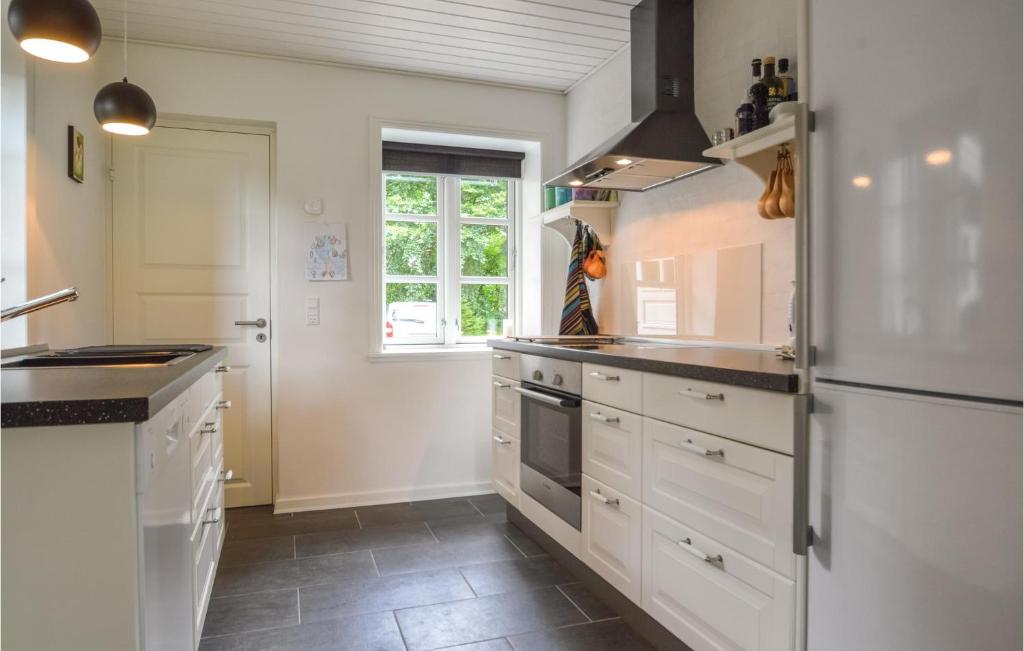 Awesome Home In Tistrup With 2 Bedrooms And Wifi photo 4