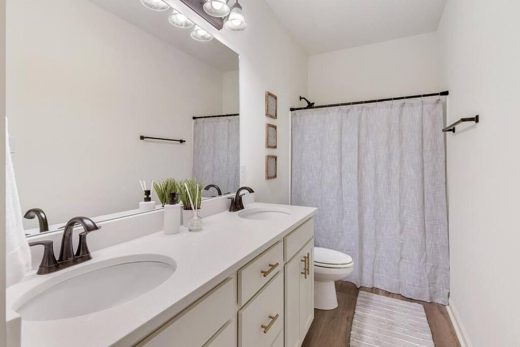 Brand-new home close to LSU campus photo 4