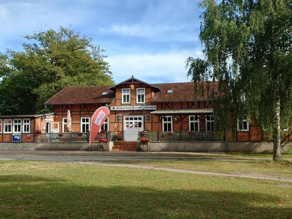 Hotel Schützenhaus Lenzen photo 3