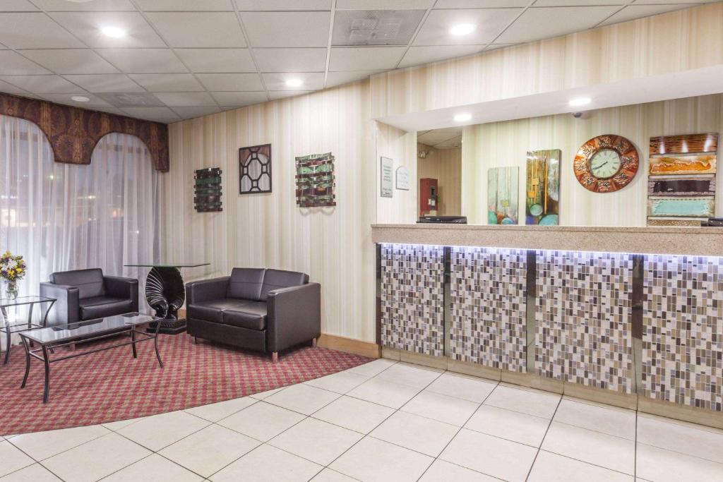 Ramada by Wyndham Lebanon photo 1
