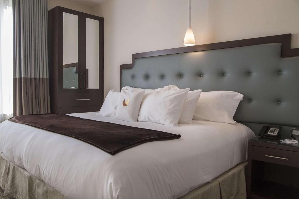 Condor Hotel by LuxUrban image