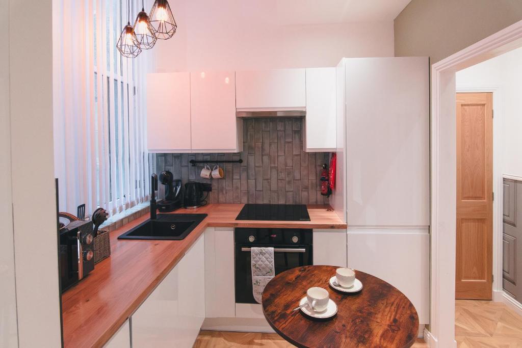 Modern apartment in Aberdeen City Centre, Guild street, free WiFi photo 4