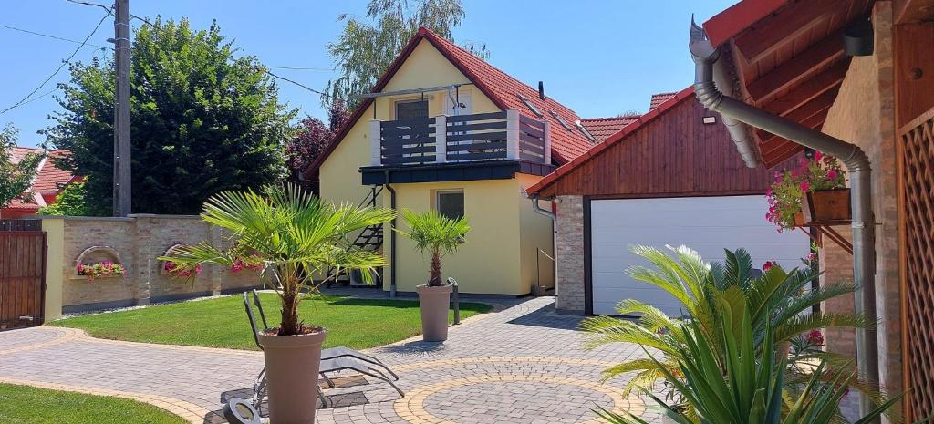 Lexi Jakuzzis Apartman Balatonboglár photo 1