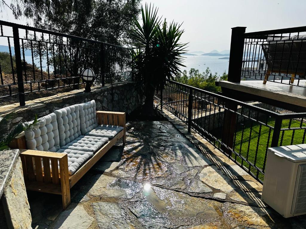 Deniz manzarali tas villa photo 4