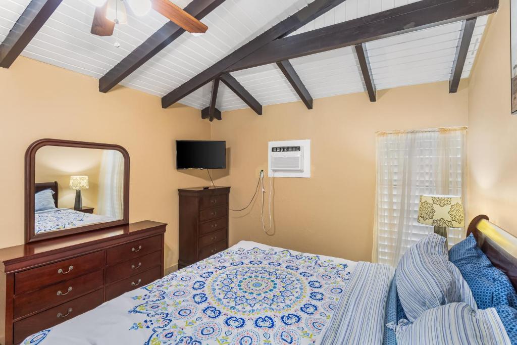 Caribbean View your way condo photo 2