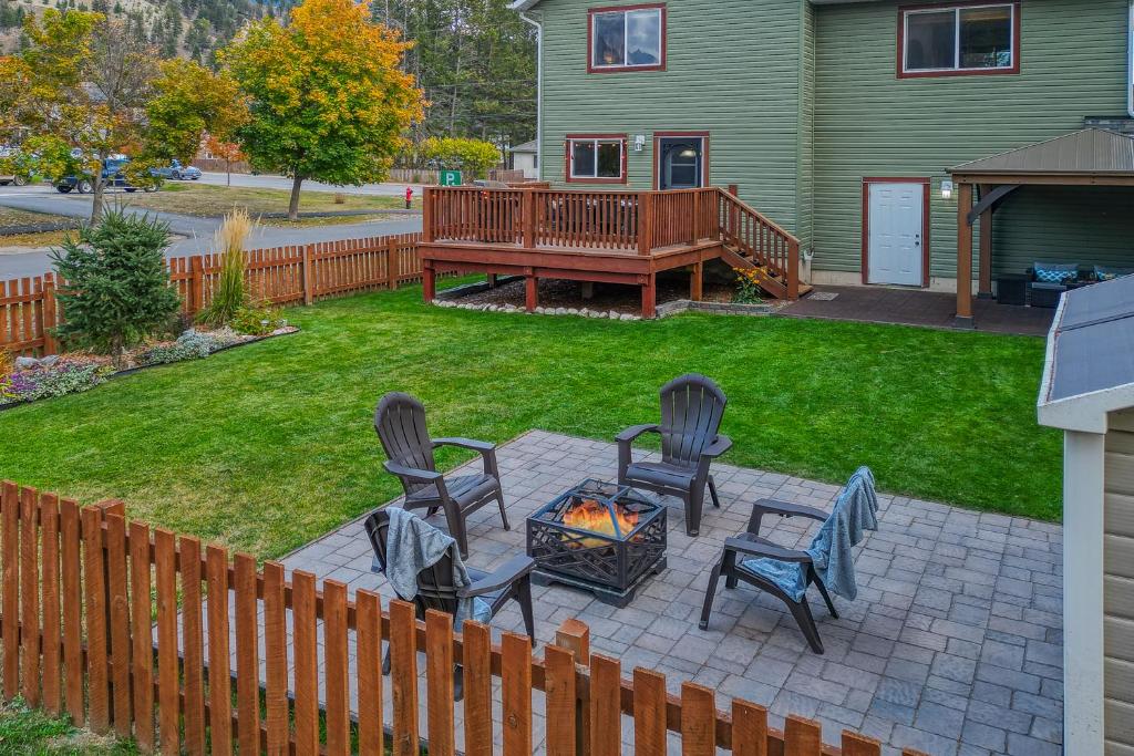 Radium 5br Home Ping Pong, Foosball, & Gazebo photo 4