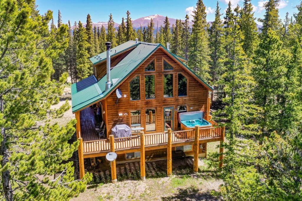 Spacious Mountain Home with Hot Tub, Fast WiFi, 26 miles to Breckenridge - Pine Top Perch