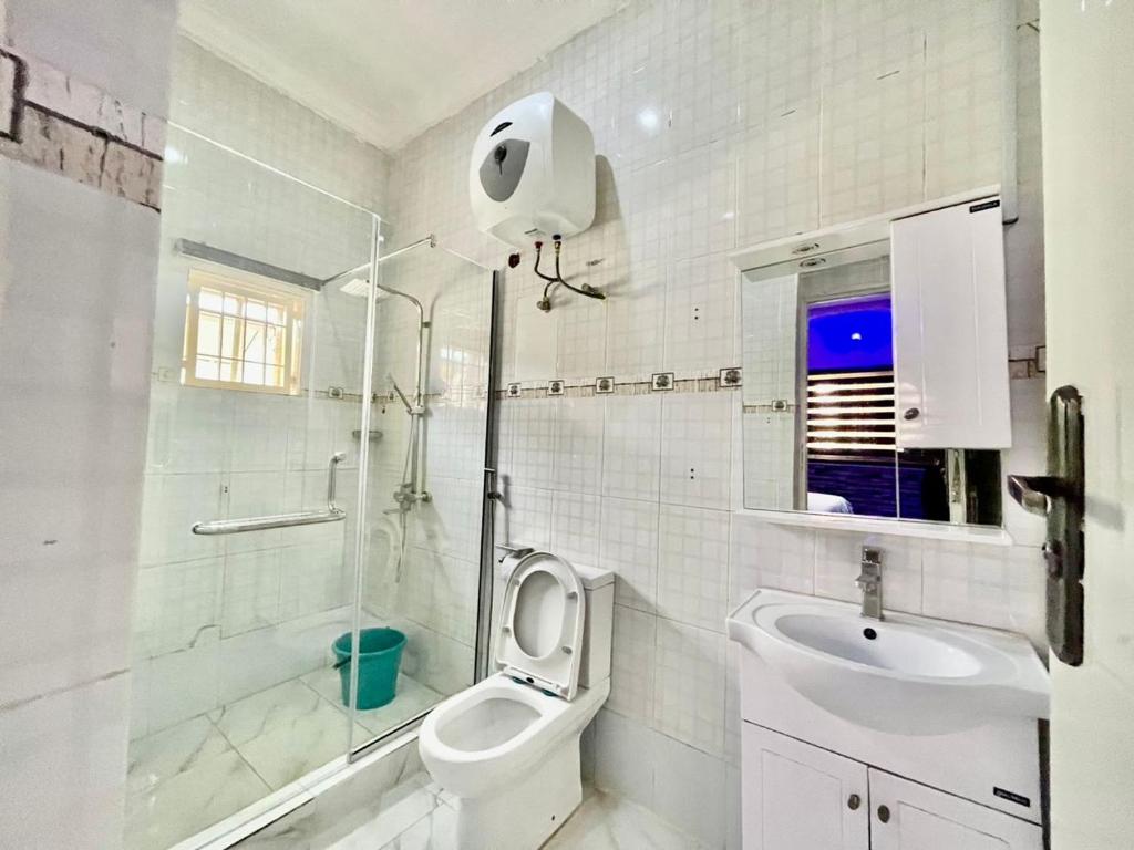 2 bedroom House Air BNB in Lokogoma, Abuja. photo 4
