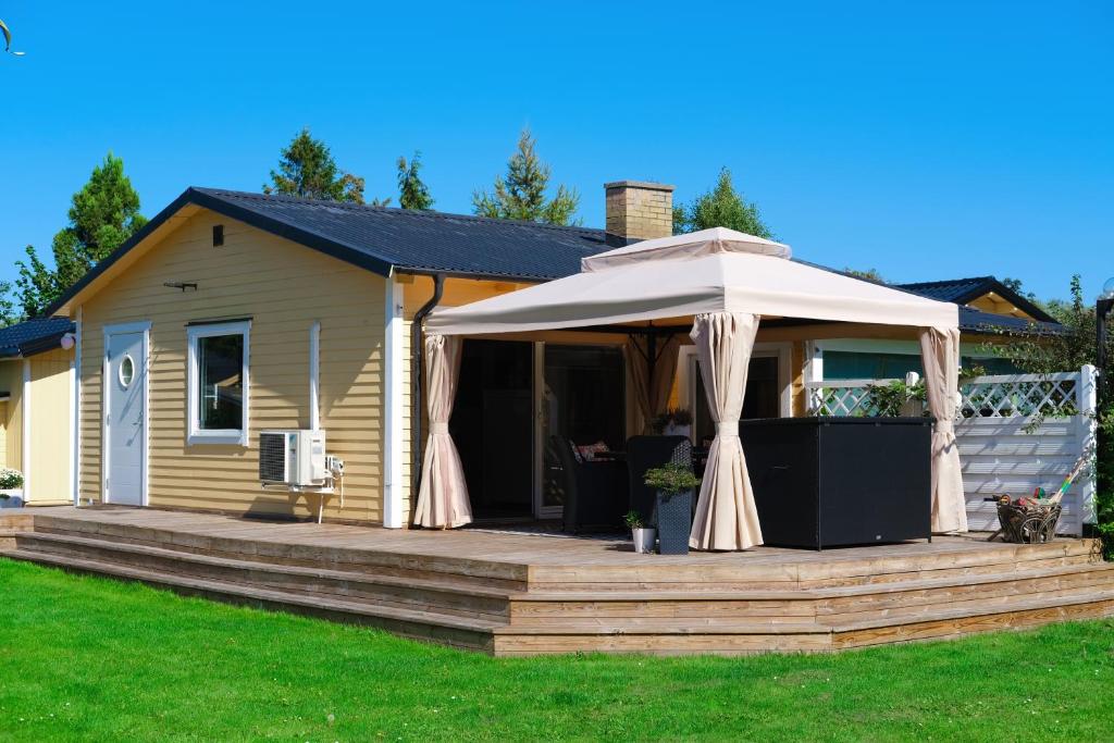 Lovely cottage by the south coast photo 1