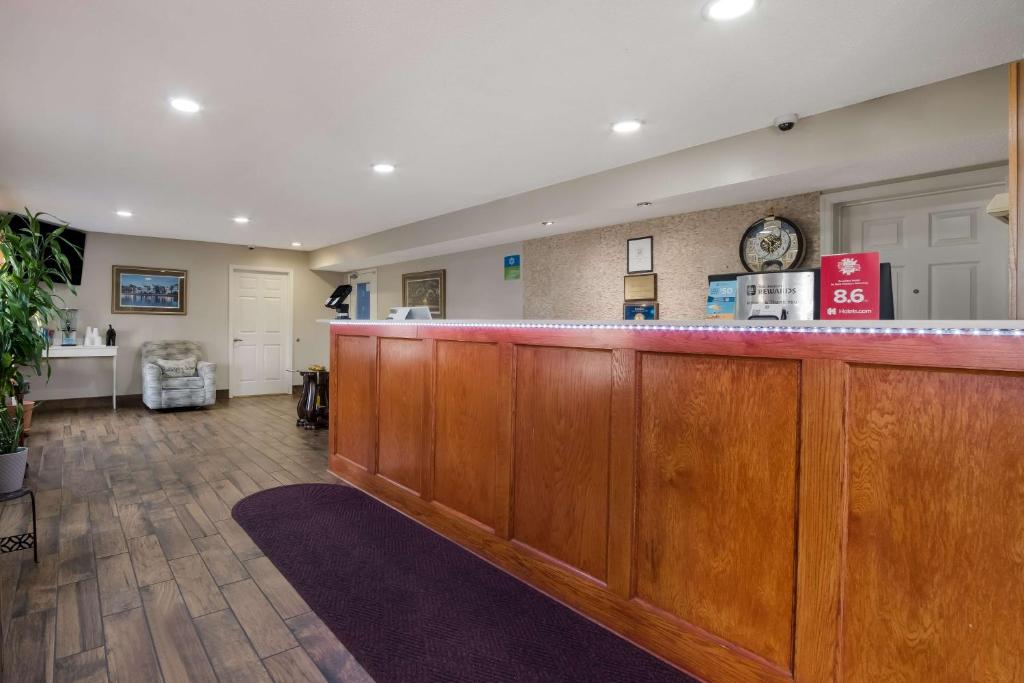 SureStay Hotel by Best Western Manning photo 4