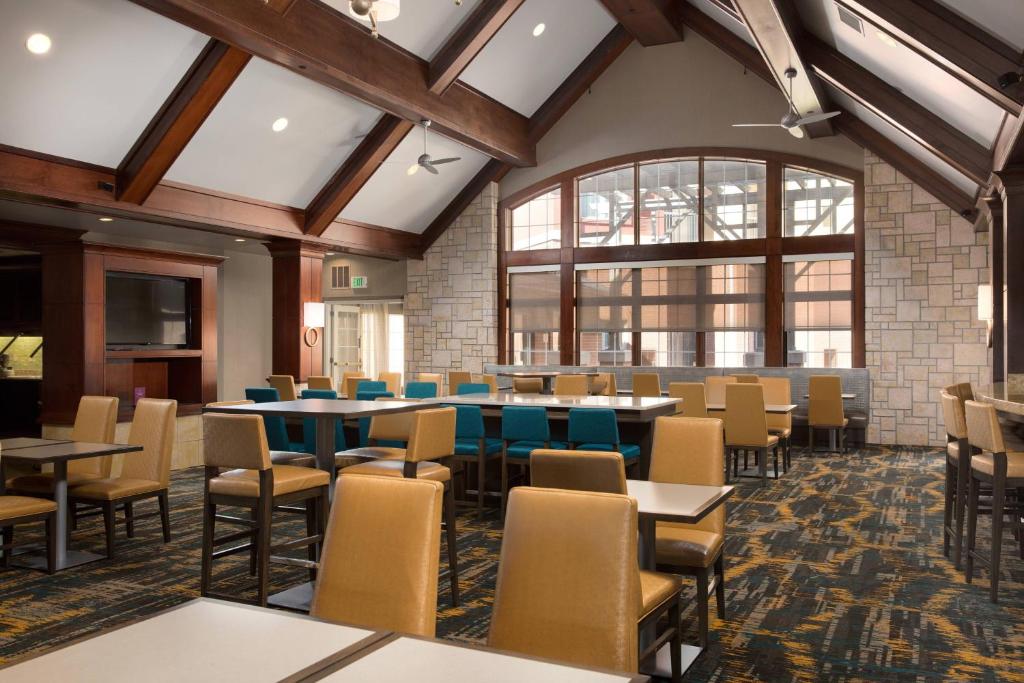 Residence Inn Kansas City Airport photo 4