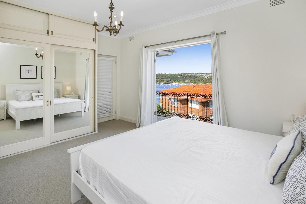Balmoral Apt unbelievable views 1min walk to beach photo 4