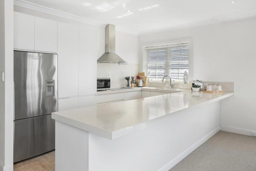Balmoral Apt unbelievable views 1min walk to beach photo 3