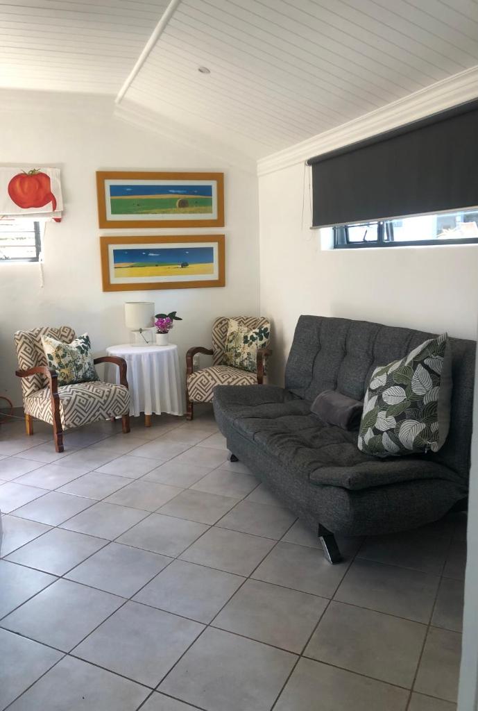 Julia’s Beach cottage photo 3
