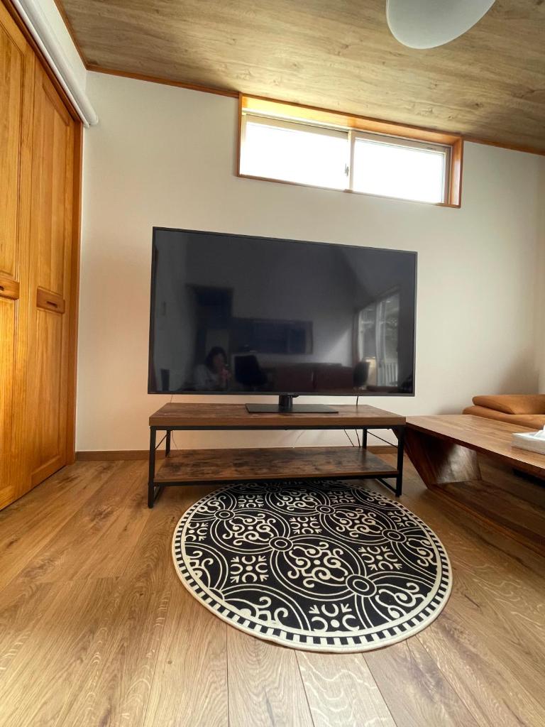 HAKUBA House LuckyStar5 next to shuttle bus station ,711 ,restaurants Modern Chalet photo 4