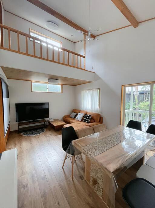 HAKUBA House LuckyStar5 next to shuttle bus station ,711 ,restaurants Modern Chalet photo 2