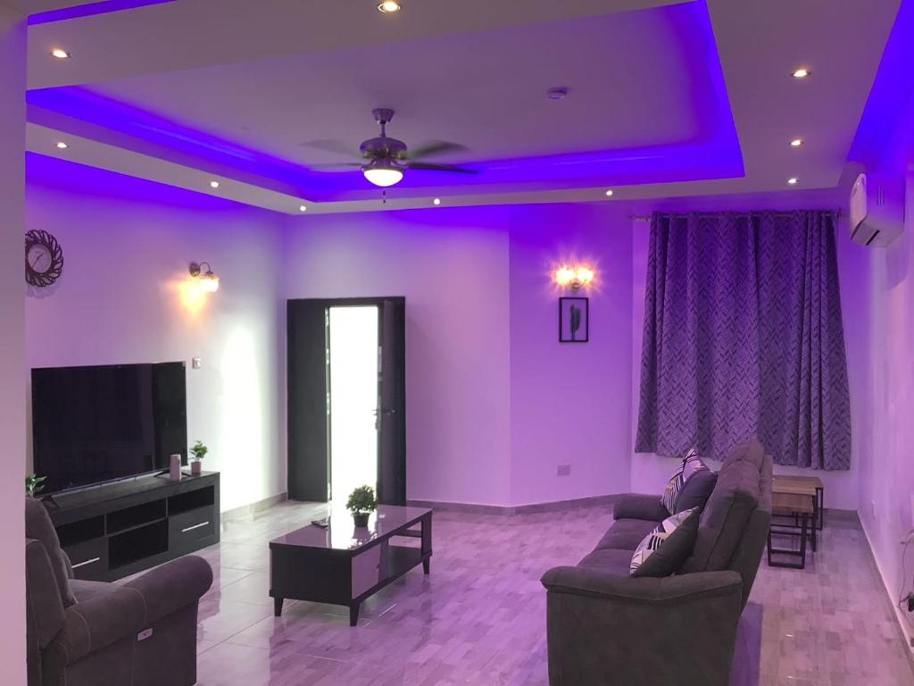 Fine Boy Villa, Luxe Two-Bedroom Apartments in Tema Community 25 photo 4