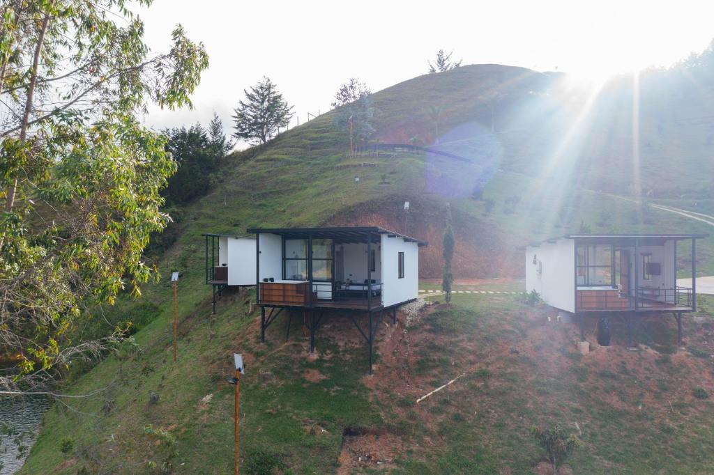 Laze Lake Guatape photo 4