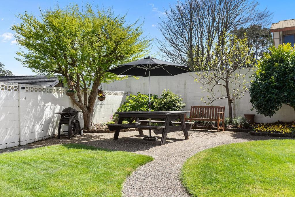 Business Or Holiday with Location, Pool, 4 Bedroom photo 1