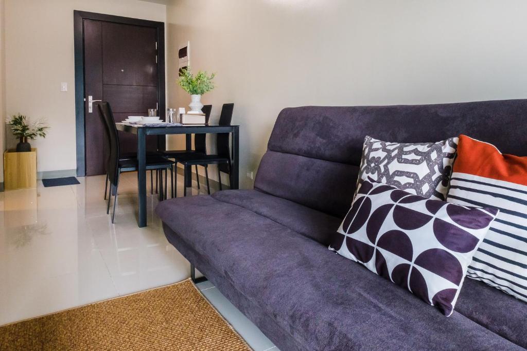 Cozy 1BR Apartment in Manila, BGC, with Balcony & Pool photo 4
