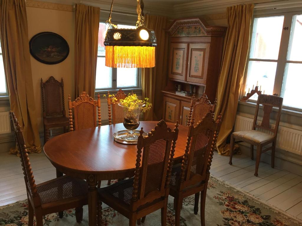 Professorsvillan - hyr hela huset photo 1