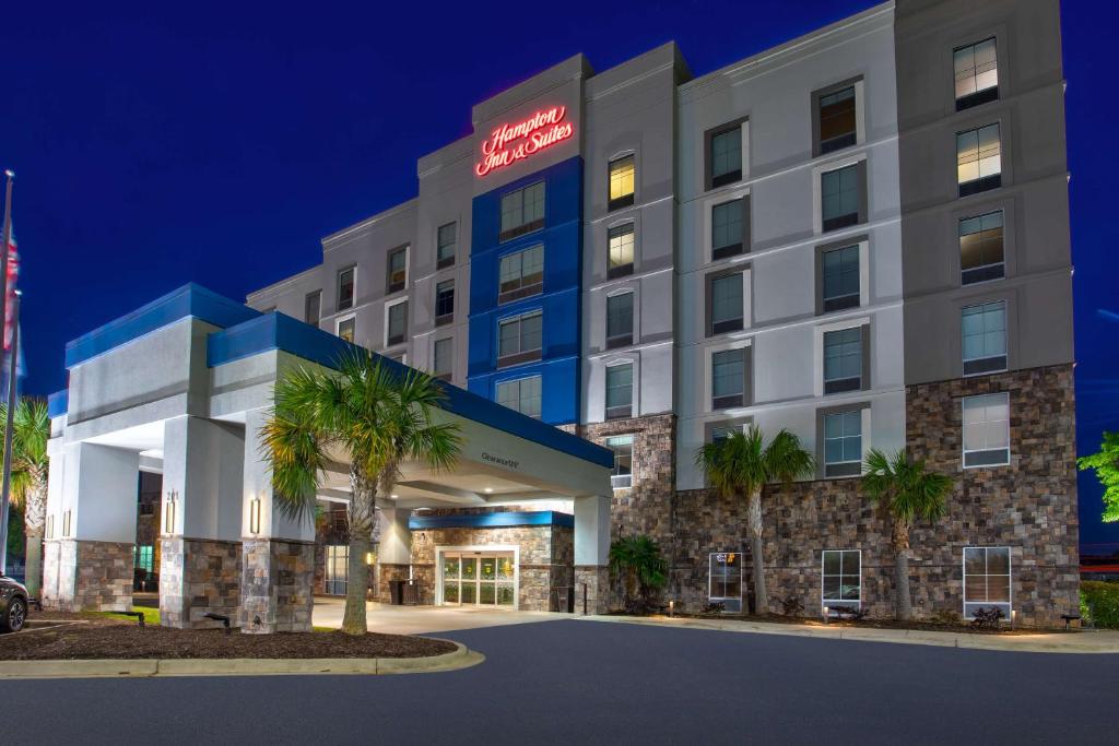 Hampton Inn & Suites Columbia/Southeast-Ft. Jackson image