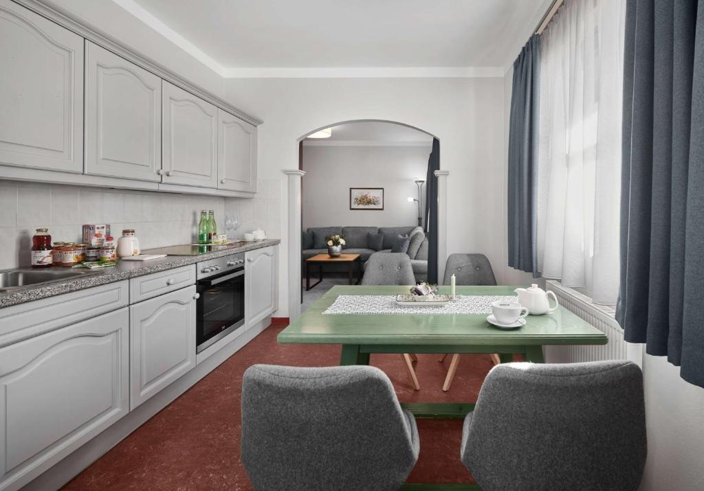 Lisi Family Hotel - Tap to explore photos