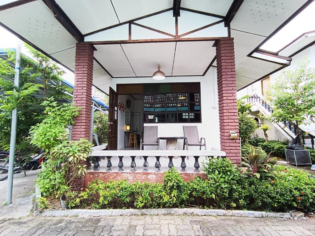 THE NAIYANGHOUSE