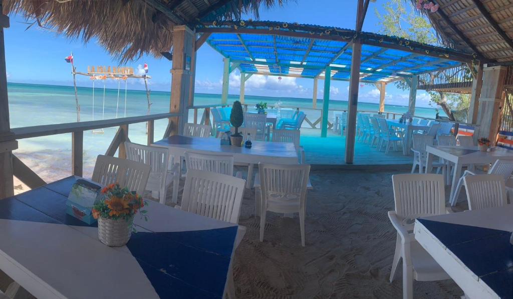 La Isla Bonita photo 2