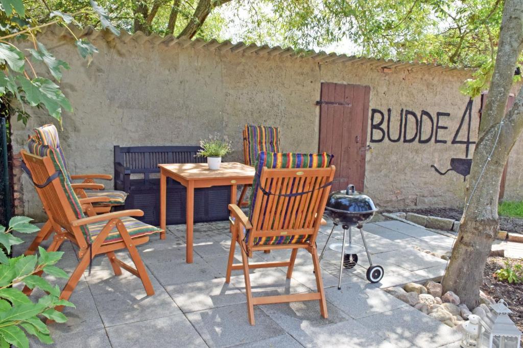 schöne Ferienwohnung mit Kamin und Terrasse in Sassnitz H photo 4