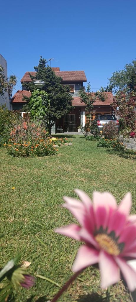 Casa Olivia- Alojamiento con piscina - Aeropuerto Ezeiza photo 3